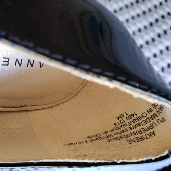 Anne Klein Black and Ivory Patent Leather heels. - Picture 2 of 5